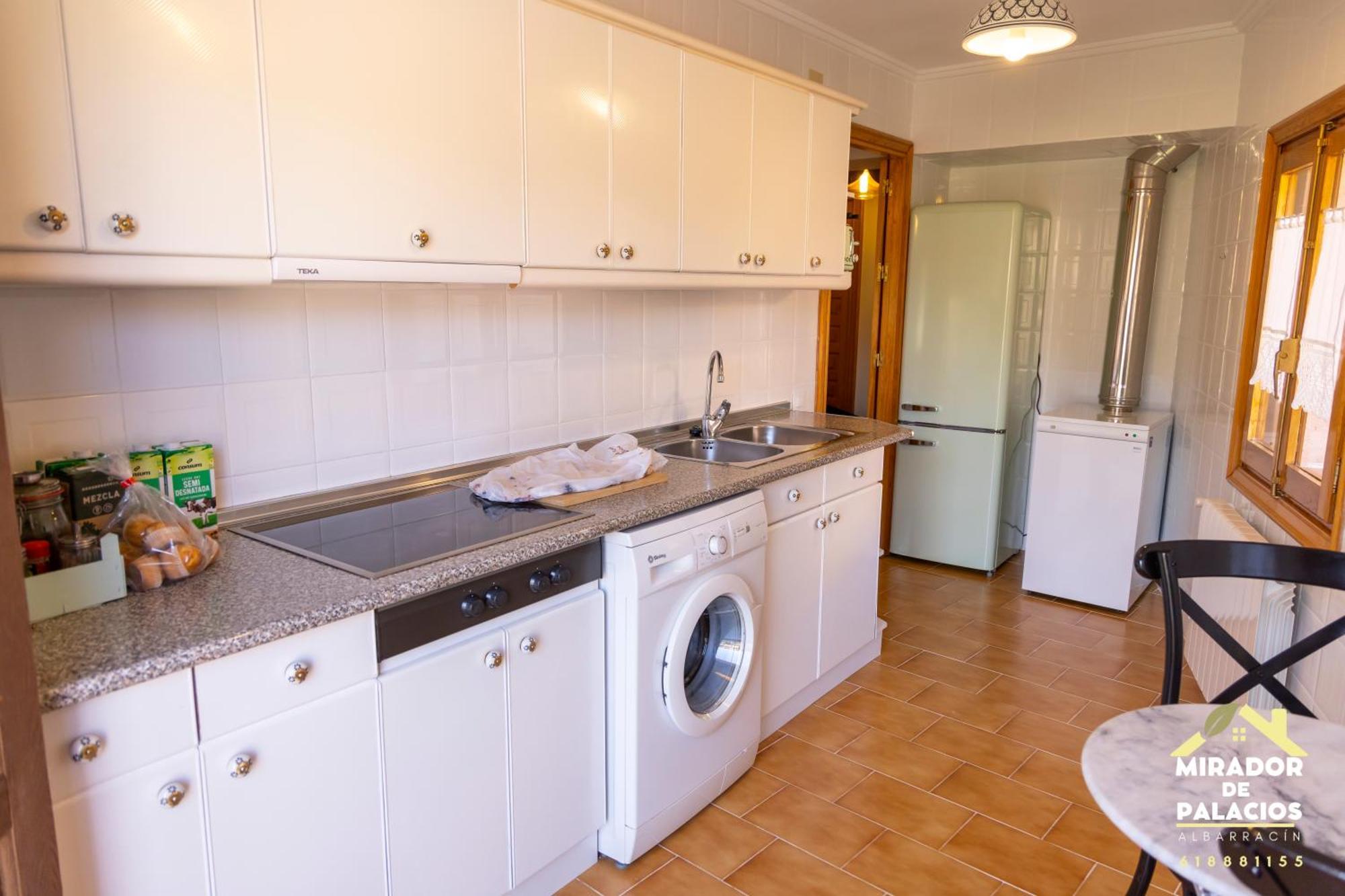 Mirador De Palacios- Centrico Con Vistas Y Parking Cerca Albarracín Exterior foto