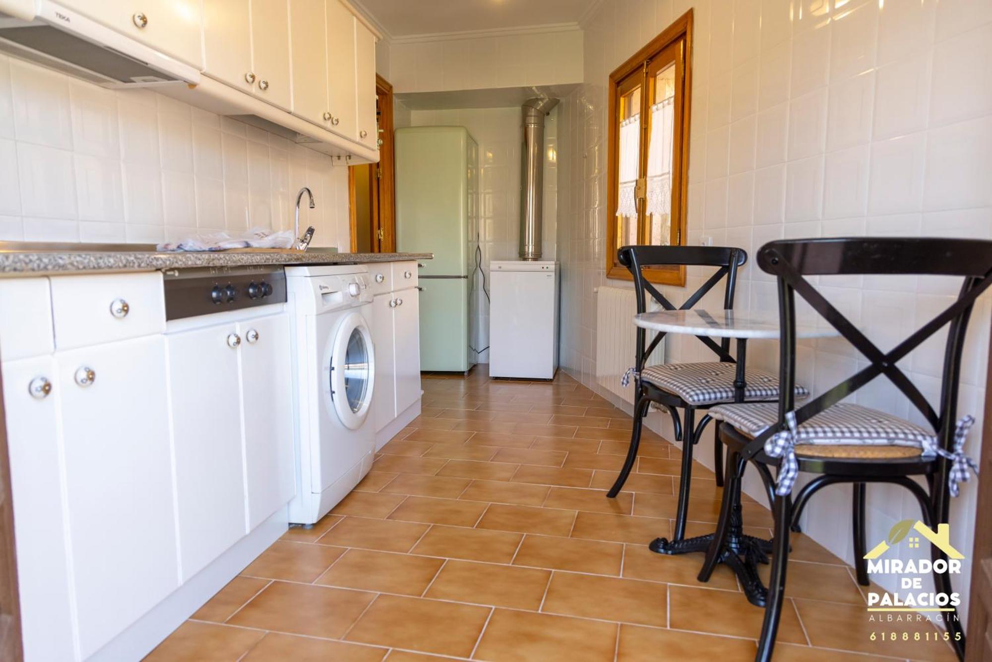 Mirador De Palacios- Centrico Con Vistas Y Parking Cerca Albarracín Exterior foto