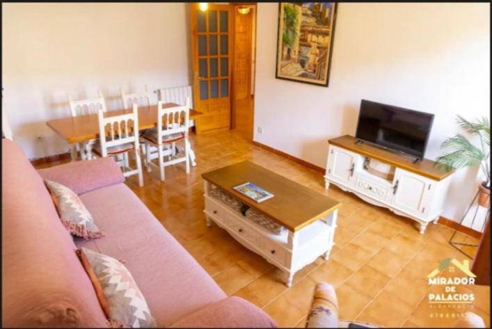 Mirador De Palacios- Centrico Con Vistas Y Parking Cerca Albarracín Exterior foto